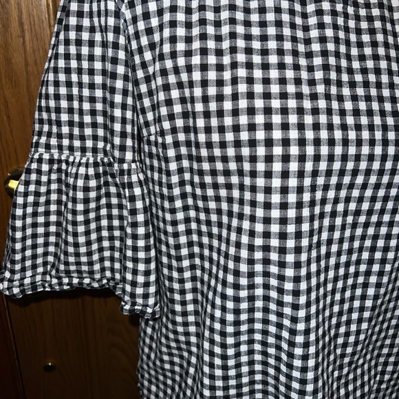 Black And White Plaid Blouse - Picture 6 of 6